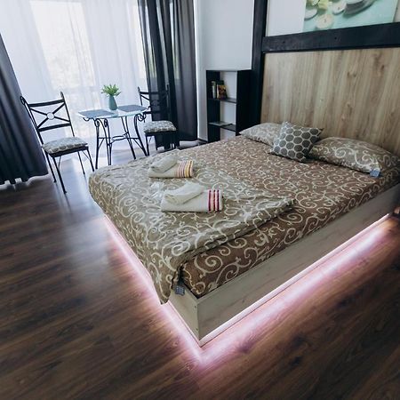 Apartments Біля Жд Вокзалу Ivano Frankivsk Bagian luar foto