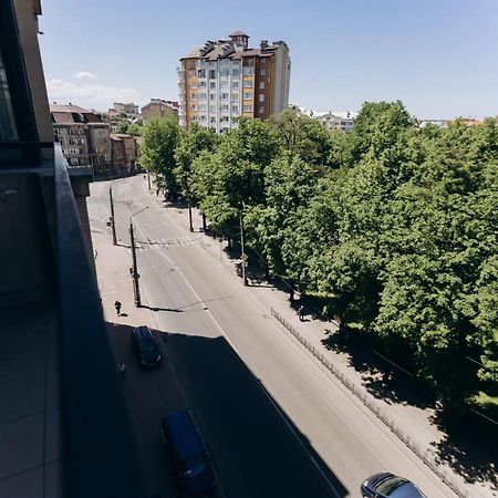 Apartments Біля Жд Вокзалу Ivano Frankivsk Bagian luar foto