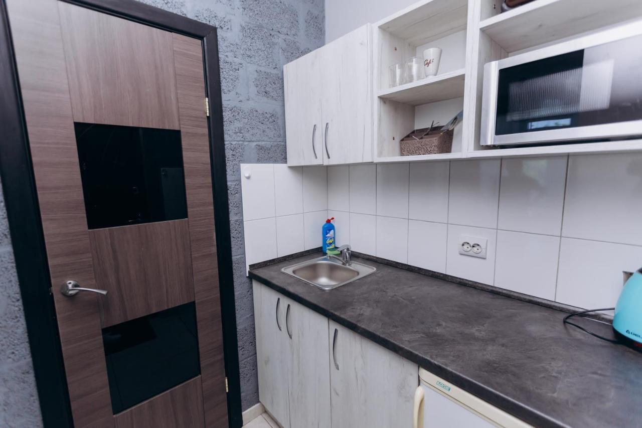 Apartments Біля Жд Вокзалу Ivano Frankivsk Bagian luar foto