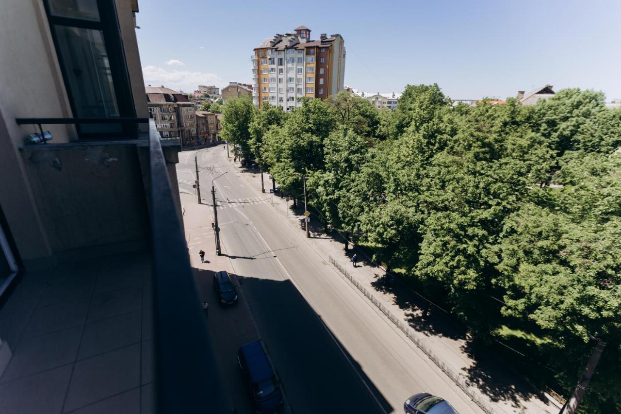 Apartments Біля Жд Вокзалу Ivano Frankivsk Bagian luar foto